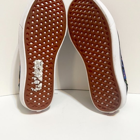 Do Comfycush fit the same as regular Vans? I want to grab a  Vans -- ComfyCush (8.5 Fits Like a 9)